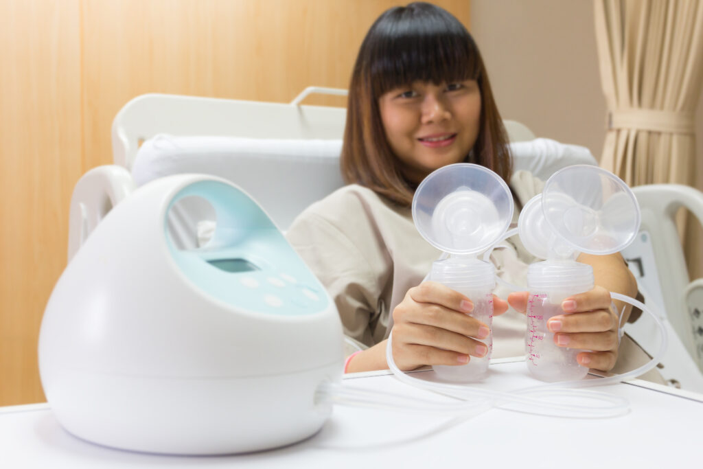 A woman using a Spectra S1 breast pump with a positive experience